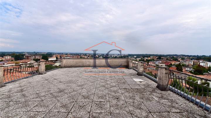 Attic for sale in Cantù