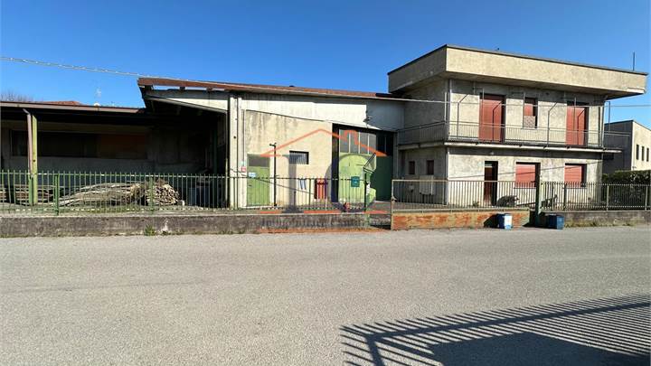 CAPANNONE COMMERCIALE/PRODUTTIVO