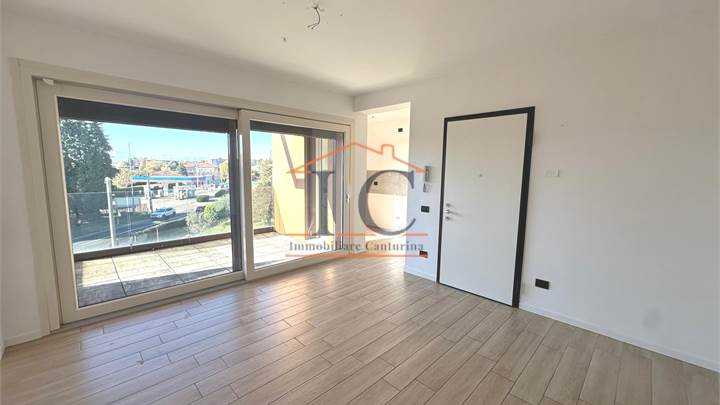 GUANZATE TRILOCALE CON TERRAZZO E BOX