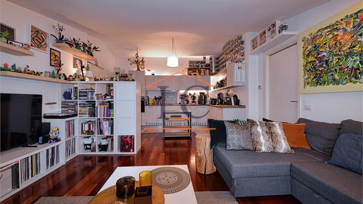 SEREGNO – BILOCALE MANSARDATO SENZA SPESE CONDOMINIALI