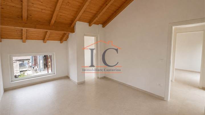 LOMAZZO MANERA NUOVO TRILOCALE PIANO PRIMO CON BOX