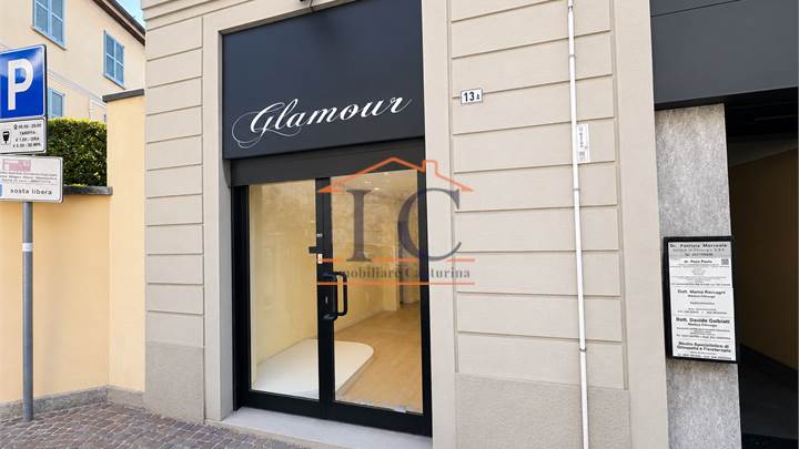 CANTU' IN ZONA CENTRALE NEGOZIO /UFFICIO CON VETRINA