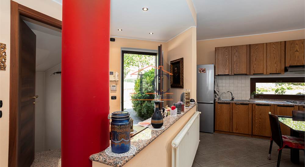 CUCINA E INGRESSO